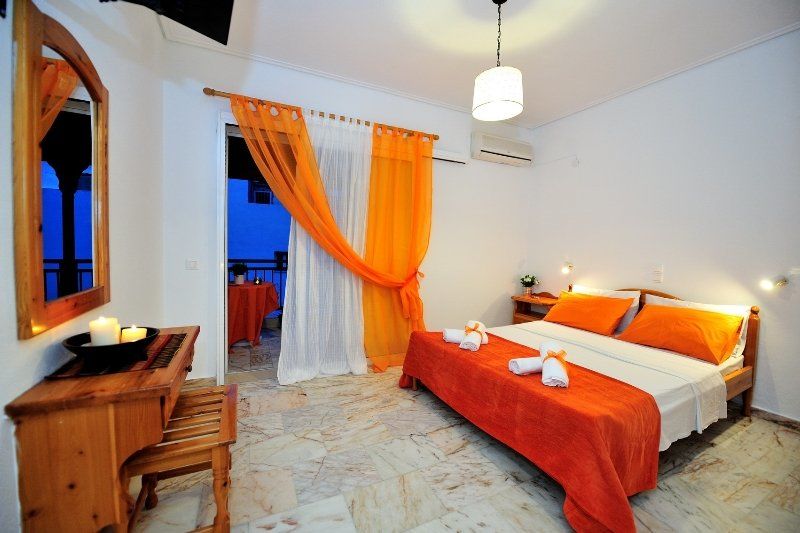 Filoxenia Hotel Skiathos Town Exterior photo